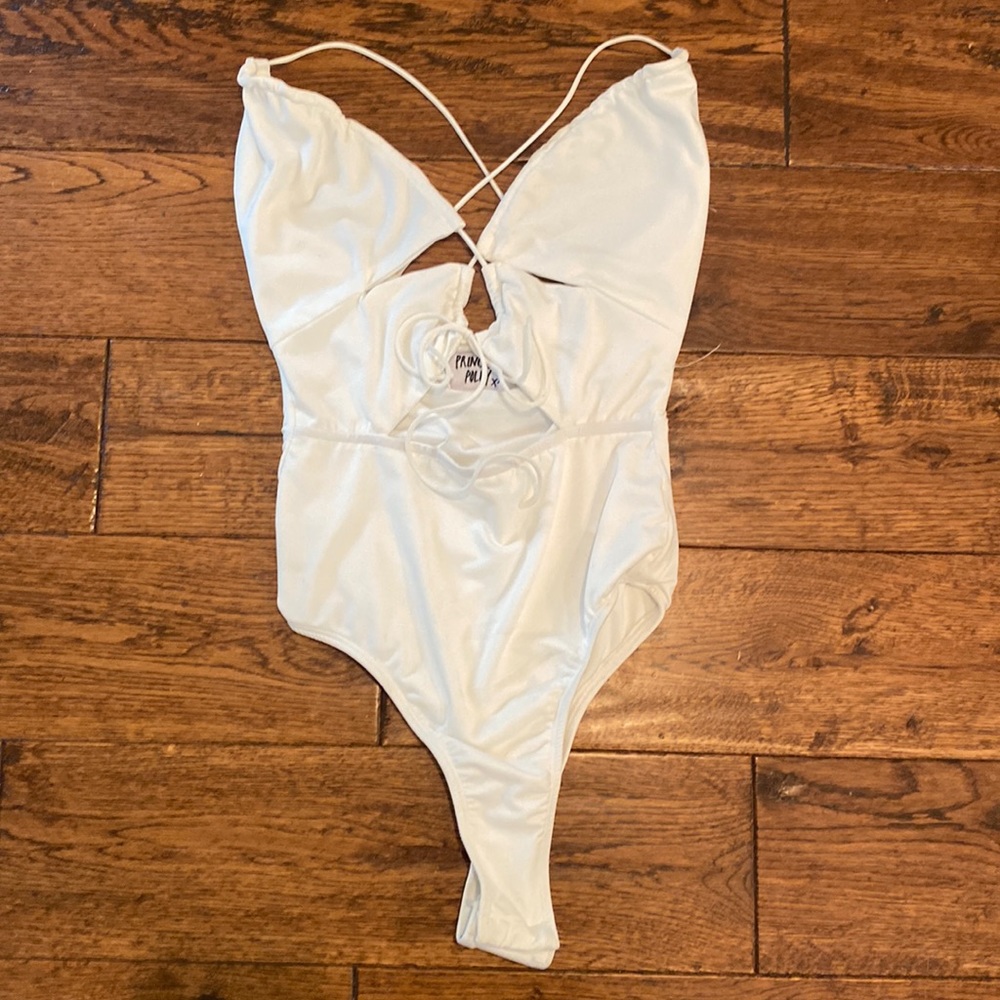 Princess Polly Lace Up Cut Out Bodysuit. White. Size 0